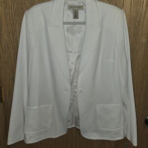 Apostrophe Women's Classic White Suit Jacket